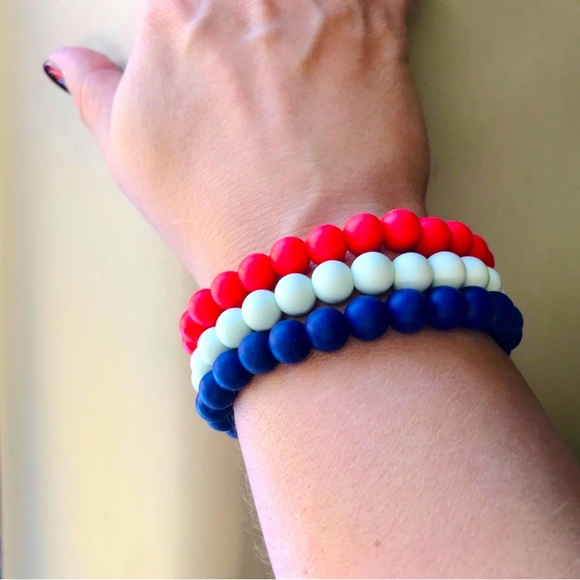 WATERPROOF SILICONE Red Rubber Beaded Stretchy Bracelet for Stacking 🔴🔴 NWT - Picture 3 of 16